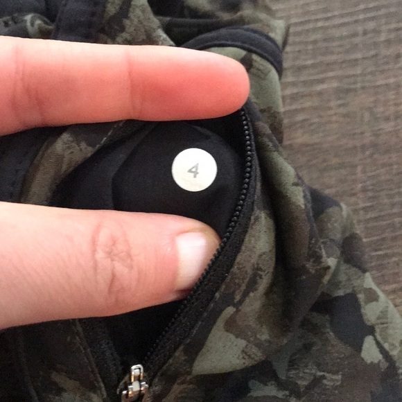 🔥$SALE$🔥 Lululemon Tracker Short Mystic Jungle - Picture 3 of 9